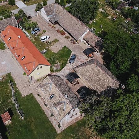 Bed and Breakfast Sobe Kod Baje - Baranjska Kuca Karanac Esterno foto