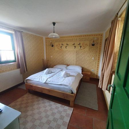 Bed and Breakfast Sobe Kod Baje - Baranjska Kuca Karanac Esterno foto