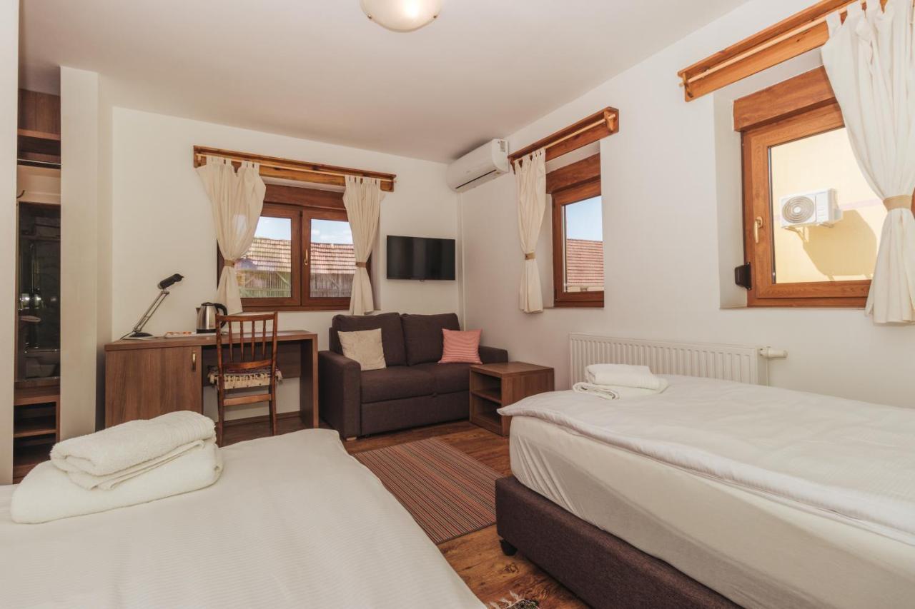 Bed and Breakfast Sobe Kod Baje - Baranjska Kuca Karanac Esterno foto