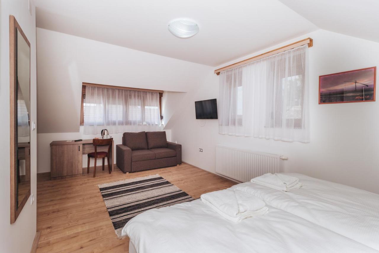 Bed and Breakfast Sobe Kod Baje - Baranjska Kuca Karanac Esterno foto