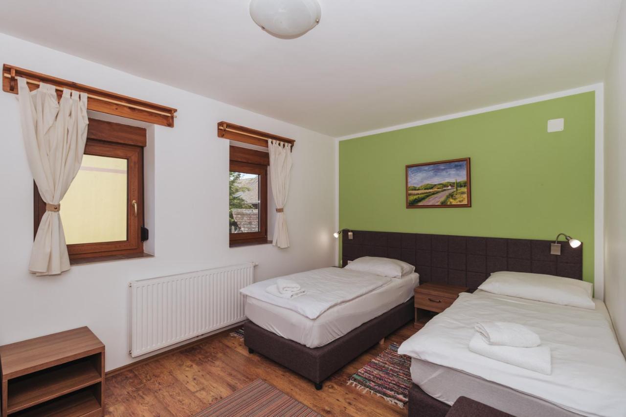 Bed and Breakfast Sobe Kod Baje - Baranjska Kuca Karanac Esterno foto