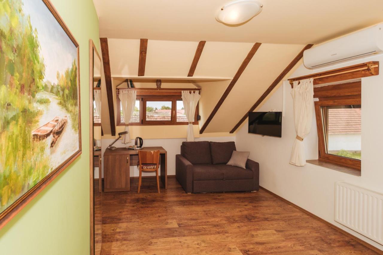 Bed and Breakfast Sobe Kod Baje - Baranjska Kuca Karanac Esterno foto