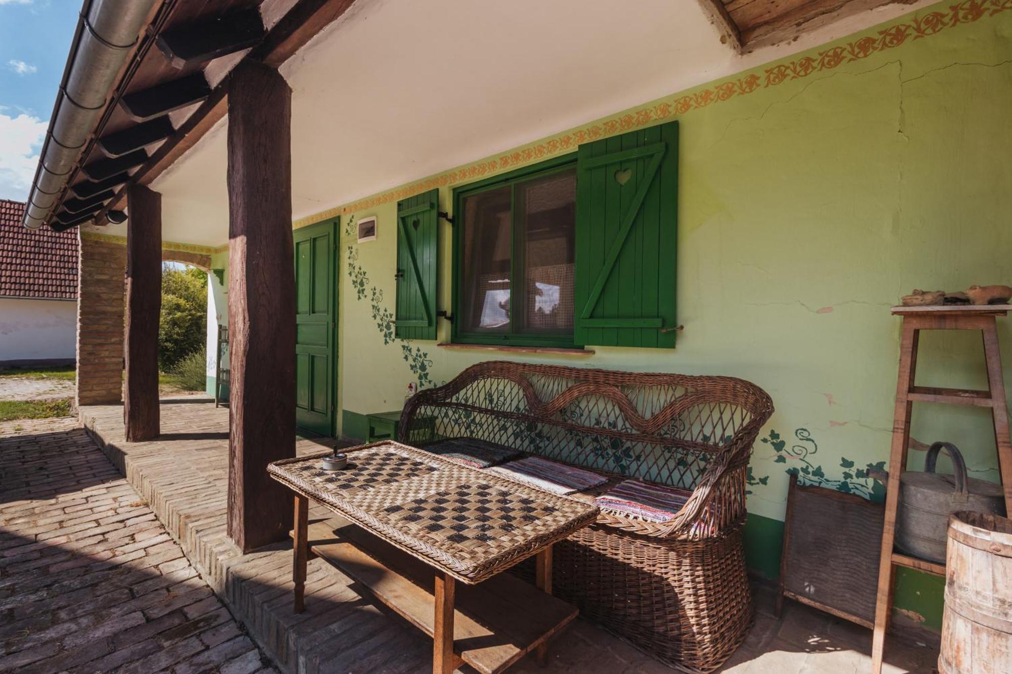 Bed and Breakfast Sobe Kod Baje - Baranjska Kuca Karanac Esterno foto